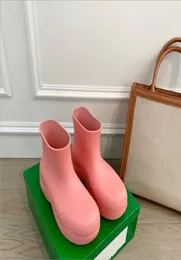 2022 Designer PUDDLE Bottes Rainboots Femmes Hommes Candy Couleurs Caoutchouc Pluie Chaussure imperméable Plate-forme PVC Booties8904186