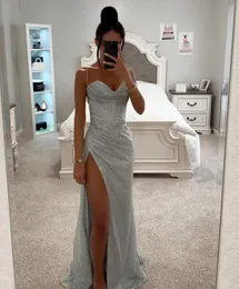 Seksi Gümüş Kılıf Balo Elbiseleri Kadınlar İçin Uzun Sweetheart Spagetti Kayışları Yüksek Yan Bölünmüş Akşam Partisi Doğum Günü Pageant Gowns Resmi Giyim Özel Fırsat Elbise