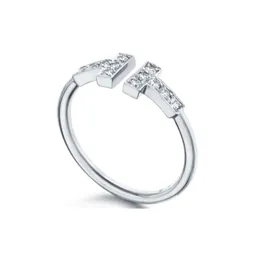 Klassiska smycken Love Ring Desinger Luxury Sterling Silver Present For Valentines Day Wedding Day Lämplig för alla outfit Fahsion Stylish Size 6/7/8/9/11mm Icke-allergisk