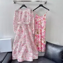 Grundläggande casual klänningar produkter Silk Tryckt långärmad älskling stil semester tidigt höst mode temperament elegant kvinnor klänning a03640 230904