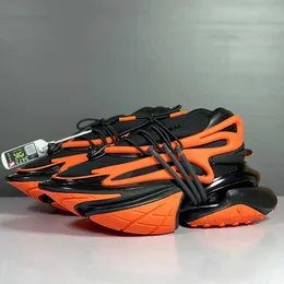 Neoprene och läder enhörning Låg topp sneakers designer mens casual skor orange svart kula huvud ufo skor tjock plattform sulor mode framtida design portar skor