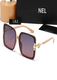Gafas de sol de diseño de lujo para mujer hombre Gafas de protección UV letra CH Anteojos casuales con caja muy buena 2869968