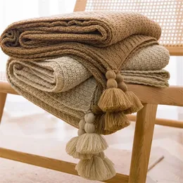 Decken Nordische Decken für Bett Sofa Couch Grobstrick-Tagesdecke Gestrickte Überwurfdecke mit Quaste Einfarbige Decke mit Waffelprägung 230904