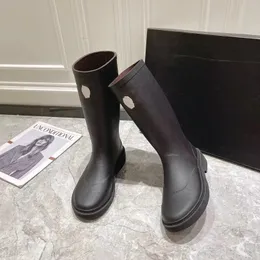 Botas de chuva femininas de dedo quadrado, designer de marca, preto, sola grossa de alta qualidade, botas de borracha femininas g220720