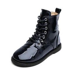 أحذية أحذية للأطفال براءة اختراع جلدية بوت بويز فتيات 2024 شتاء الربيع أزياء أزياء أسود زرقاء نبيذ الأطفال 230905