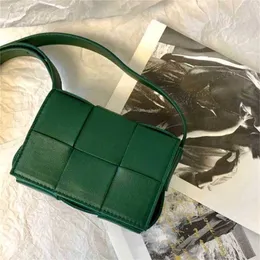 Vävda handväskor Mini Venetass Designer Cassette BottleGass Super Square Bag Single Shoulder Messenger Tofu äkta läder 25zi