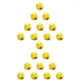 Decorazioni da giardino 20 pezzi Piccolo ornamento di pollo giallo Figurine adorabili Mini animali di peluche Giocattoli per bambini Forniture per la casa Miniatura da tavolo