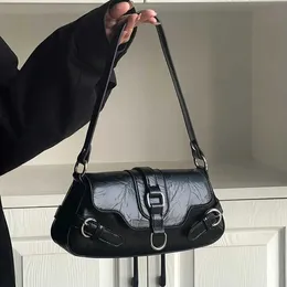 Borse a tracolla Nuova borsa francese per bastoncini Moda femminile Versatile Ragazza piccante Medioevo Casual Croce sotto le ascelle