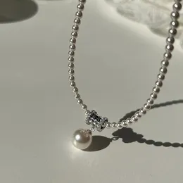 Nuovo design retrò di minoranza Collana di perle a vita piccola da donna in argento sterling 925 con catena di clavicola di lusso leggera