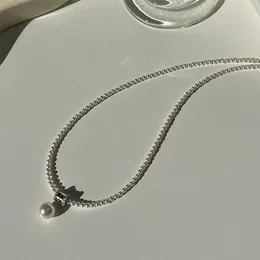 Partihandel retro minoritetsdesign liten midja pärlhalsband kvinnor 925 sterling silver ljus lyxiga klavikelkedja mode