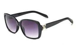 Sonnenbrille Designer Cat-Eye-Sonnenbrille Herren-Sonnenbrille Damen-Sonnenbrille 4047 Neue diamantbesetzte Brille Damenmode exquisite Marken-Luxus-Sonnenbrille