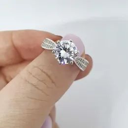 Pierścienie klastra Wieczne 925 Srebrny palec serdeczny Classic Runda 3CT Stworzone zaręczyny ślubne dla kobiet biżuteria