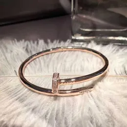 Bracciale per unghie Bracciale in oro per donna Uomo Braccialetti in acciaio inossidabile Chiodi aperti nelle mani Regali di Natale Accessori per ragazze Gioielli firmati all'ingrosso 3VVP9