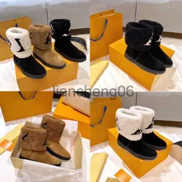 Boots 2023 Designer Women Boots Laureate Flat Casual Shoes Leather Snow Boot Soft Winter Warm Girls Sheepskin Brown Black Shoe Plush Fur Half Ankle Boot 3541 With Box x