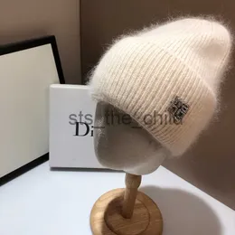 Berretti Beanie/Skull 21 colori Berretti in vera pelliccia di coniglio Cappello invernale per donna Strass di lusso Lettera Bonnet lavorato a maglia Lady Autunno Inverno Warm Skullies x0907 x0908