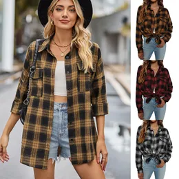 Kvinnors blusar Plaid Print -knapp ned skjorta 2023 Fashion Woman Shirts Female Clothing