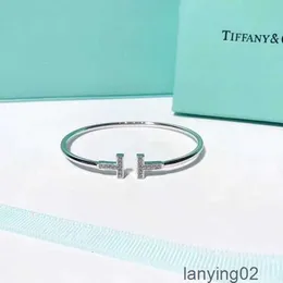 Luxurys designers armband kvinnor charm armband trend moded med diamanter högkvalitativa armband boutique gåva smycken bra trevlig prettyxnxo