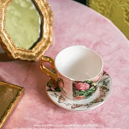 Tazze Tazza da caffè in ceramica con tratto dorato con piattino Classico europeo Tigre Pittura rosa Tè pomeridiano Piatti da dessert Tazze di succo