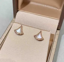 2023 Brinco de charme de qualidade de luxo com contas de concha natural e diamante brilhante em malaquita verde banhada a ouro rosa 18k com caixa de carimbo PS7600B