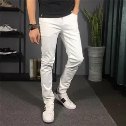 Diseño Sólido Estilo clásico Diseñador Jeans Moda Raya Ajuste Pantalones de llegada Agua desgastada Diamante Rayas de cebra Calidad superior Tamaño 248w