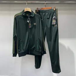 Erkeklerin Trailtsits Örgü Neddles Awge Zipper Ceket Sweetpant Suit Erkek Kadın Yüksek Kalite Nakış Kelebek Stripes Sıradan Spor Giyim Trackpant 230906