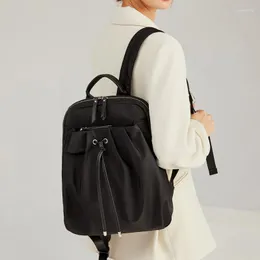Skolväskor väska för kvinna estetisk ryggsäck modedesign flicka veckad tyg dragsko söt tunt baksida fällbar ljus skolväska