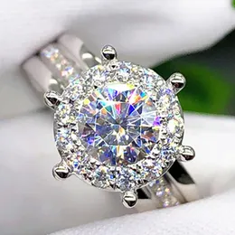 Cluster-Ringe 18 Karat Au750 Weißgold Damen Hochzeit Verlobungsring 1 2 3 4 5 Runde Moissanit-Diamantkrone wird elegant