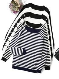 Kobiety swetry jesienne zima w paski z długim rękawem Pullover Kobiet Sweter Knofry O Korean Pull Femme Jumper Kobieta biała 230906