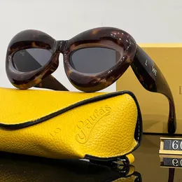Designer Cat Eye Solglasögon för kvinnor Glasögon Mens Beach Protective Eyewear Travel Sun Glass Uppblåsbar design Solglasögon med Box Cyd239073-6