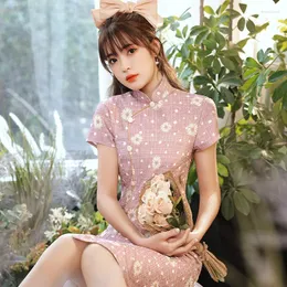 민족 의류 빈티지 우아한 레이스 핑크 플로럴 프린트 Qipao 클래식 중국 스타일 여성 짧은 슬리브 만다린 칼라 치즈 크기 S-2XL