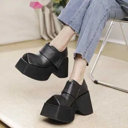 Модельные туфли GKTINOO, женская обувь из натуральной кожи в стиле ретро, на толстой подошве 10 см, с квадратным носком, на повышенной платформе, одноцветное изделие