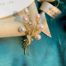 ブローチmeibapj 5-6mm天然白い真珠花束コサージブローチファッションセーター女性のための空のトレイ