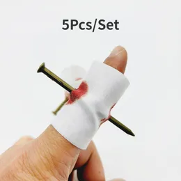 Finger Toys 5st Fake Nail Through Finger Prank Toy Kids Novely Magic Friend Halloween Scare Trick Toy Toy Practical Fool skämt Gags 230907