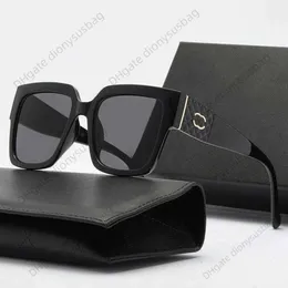 남성과 여성을위한 새로운 선글라스 방지 방지 바이저 고급 UV 보습 패션 브랜드 스트리트 샷 안경