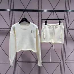 Chándales de diseñador Suéter de lana Sudadera de punto Ropa deportiva cálida de invierno Pantalones cortos de Miu Traje Carta bordada Jersey Abrigo Pantalones casuales Conjunto de dos piezas