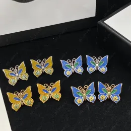 2023 New Fashion Butterfly Stud Earrings 18K Gold Silver 도금 고급 디자이너 이어링 여성 웨딩 파티 생일 선물 보석 고품질 상자와 고품질