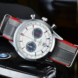 Movement Watch Watch Watch Fashion Candy Color Watchstrap 시계 디자이너 시계 Montre de Luxe Reloj Sports Man Wristwatches AAA Qulaity Mens Luxurys Watches