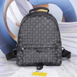 Zaino di design Classico di grandi dimensioni Design impermeabile Zaino per esperti di moda Borsa da viaggio di lusso Zaino nero Borsa da viaggio per uomo e donna