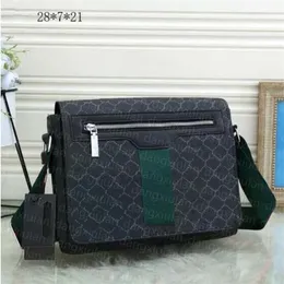 Erkek omuz çantaları tasarımcı çapraz vücut voyager üçlü ilçe deri lüks adam messenger çanta çanta satchel moda çanta c259t