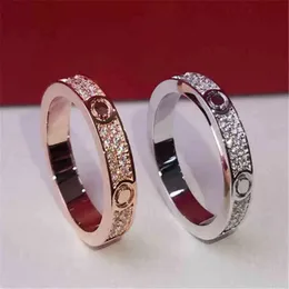 4mm 6mm Titanium Steel Silver Ring Fashion Designer Män och kvinnor Rose Gold Silver Jewelry Band Full Dimonds for Lovers Par Rings Gift