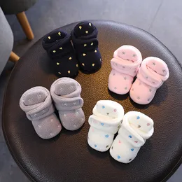 Primeiros caminhantes bebê meias inverno menino menina botas fluff macio criança sapatos antiderrapante quente nascido infantil berço 230909