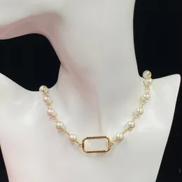 Collane con ciondolo con lettere di design di lusso, collana con strass turchese, perle di cristallo placcato oro, accessori per gioielli da donna