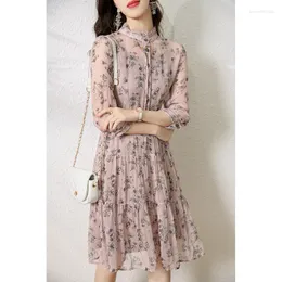 Casual Dresses Literary Style Mulberry Silk Dress 2023 Summer Women's French Retro Light Mogen trasig blommakjol