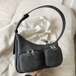 Вечерние сумки на плечо для женщин, сплошной цвет джинсовой ткани с кожей, трендовые сумки 2023 года, маленькая сумочка, ручная женская дизайнерская клатч на молнии 230908
