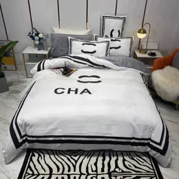 Biancheria da letto di lusso designer Biancheria da letto in cotone moda quattro set di stampa digitale del marchio di moda quattro set all'ingrosso HKD2311034
