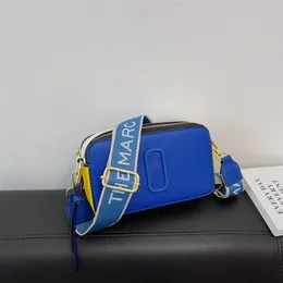 Bolsos de diseñador al por menor para mujer, novedad de 2023, bolso cuadrado pequeño de Color contrastante, bandolera de un solo hombro con letras de tendencia, 230m