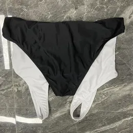 Baddräkt Bikini Set Women Hollow Out Black White One-Piece Badkläder Fast Bathing Suits Sexy254Q