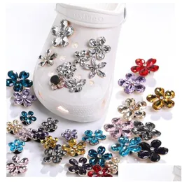 Sko delar tillbehör tecknad crystal charms skor spänns flickor dam kvinnor passar armband clog jibz gardenshoe holeshoes armband bu dhiv3