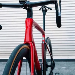 Ny SL-7 Carbon Road Bike Frame Compatible med DI2 Group Glossy Red Black Color 700C Kolramar Alla interna kopplingar250J