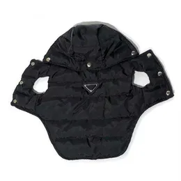 Hundkläder Vinterdesigner Coat Warm Dog Apparel Waterproof Windproof Pet Vest Cold Weather Puppy Jacket med hattar för små medi219q